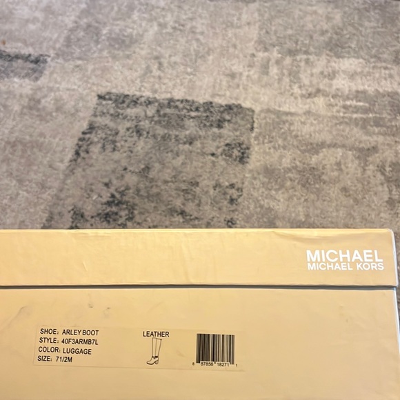 Michael Kors Boots Luggage 7.5 - Picture 4 of 6